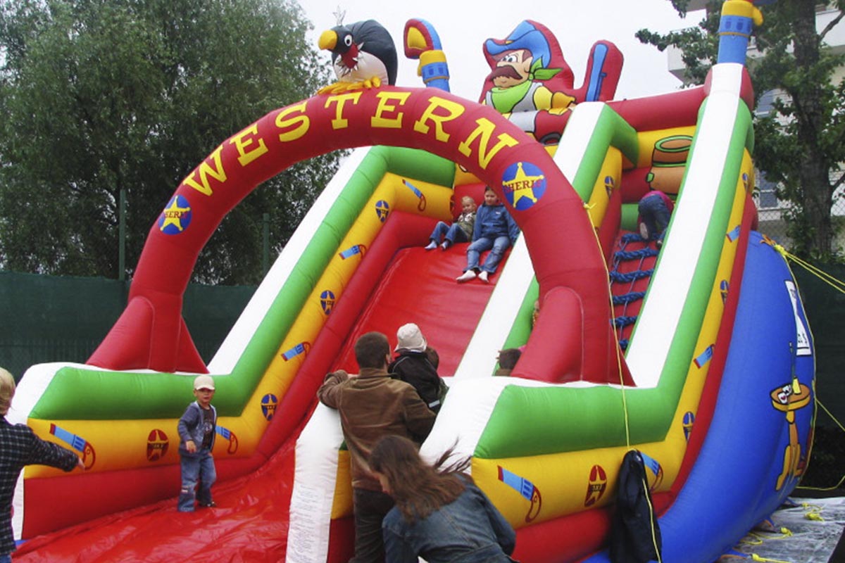 Zjeżdżalnia Western - Organizacja imprez plenerowych, pikników rodzinnych i integracyjnych