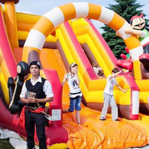 Zjeżdżalnia Pirat - Organizacja imprez tematycznych w plenerze