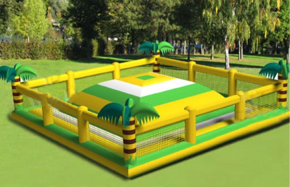 Miękka góra z ogrodzeniem