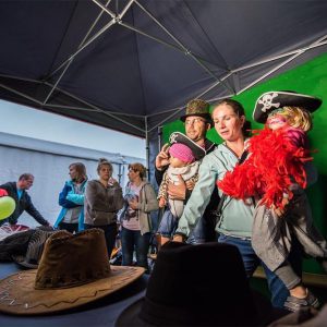 Fotobudka z tłem klienta - organizacja imprez plenerowych