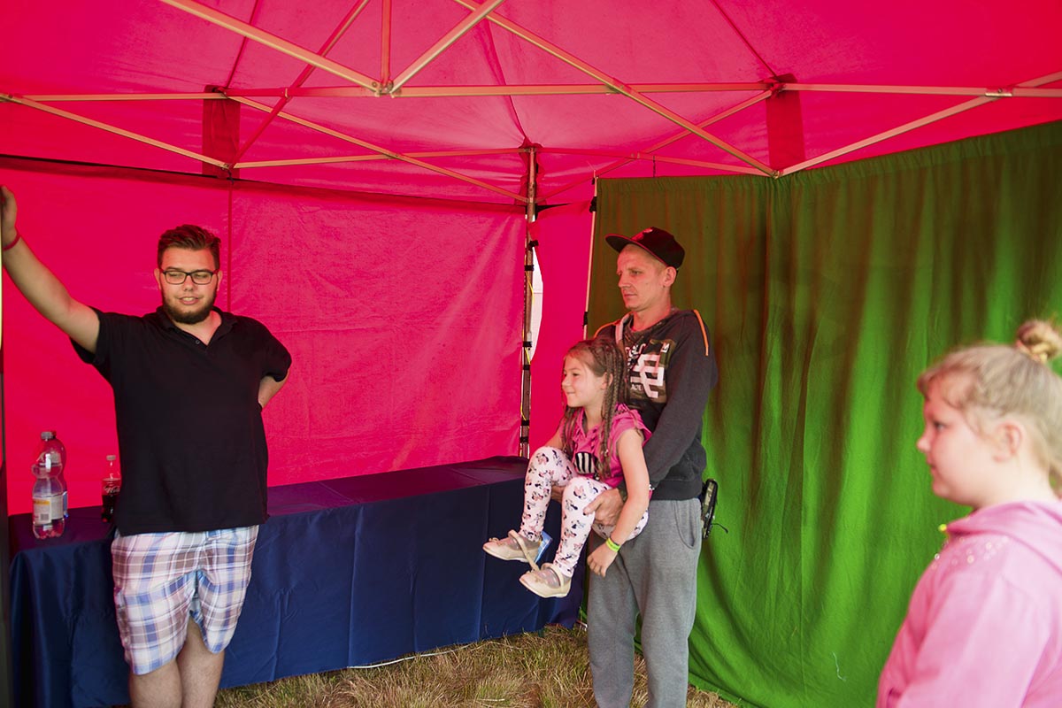 Fotobudka z tłem klienta - obrazek 4