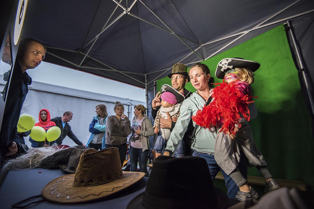 Fotobudka z tłem klienta - obrazek 2