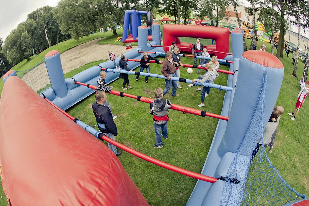 Gigantyczne piłkarzyki - obrazek 3