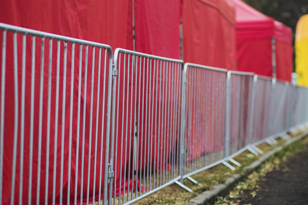 Barierki przeciwtłumowe - organizacja imprez