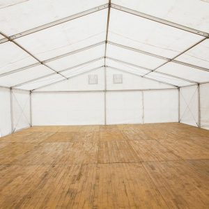 Hala z podłogą sosnową - organizacja imprez