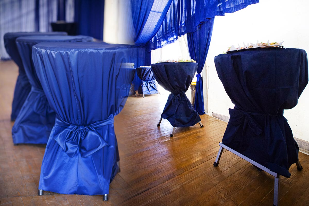 Stoliki okrągłe z nakryciem - organizacja imprez