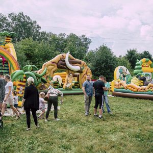 Park atrakcji jaskiniowcy