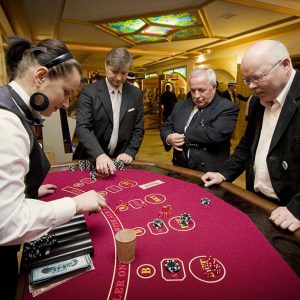 Stół do zabawy w kości z obsługą krupiera - organizacja imprez