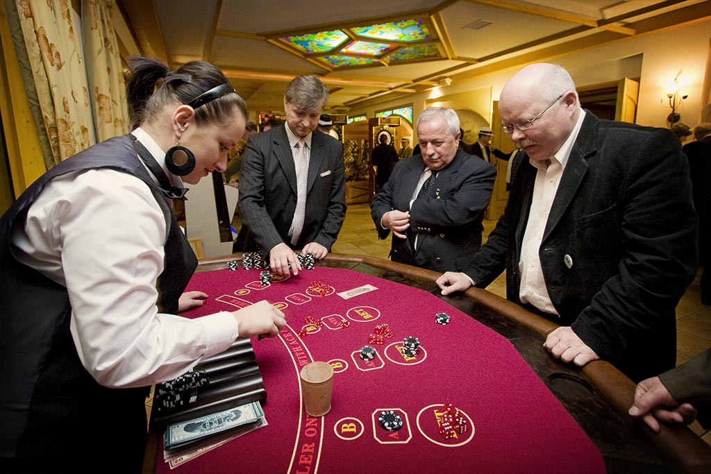 Stół do zabawy w kości z obsługą krupiera - organizacja imprez