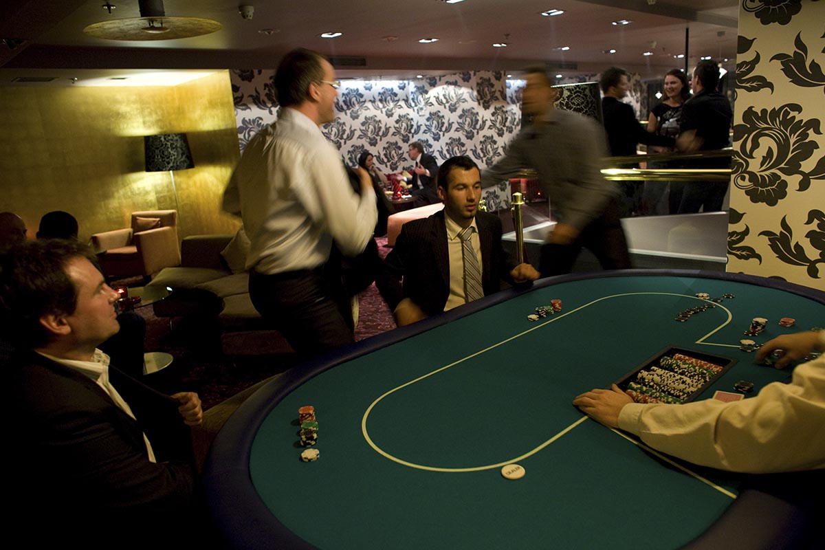 Stół do zabawy w Pokera Texas Hold'em - obrazek 2