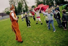 animator-z-mikrofonem-3