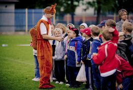 animator-z-mikrofonem-4