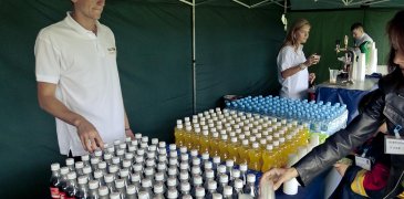 usluga-cateringowa-napoje-cola-fanta-sprite-gazowane-organizacja-imprez
