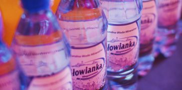 Woda mineralna , usługa cateringowa - organizacja imprez