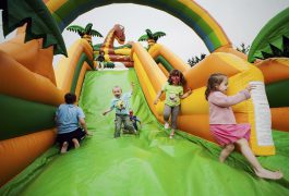 zjezdzalnia-jaskiniowcy-3